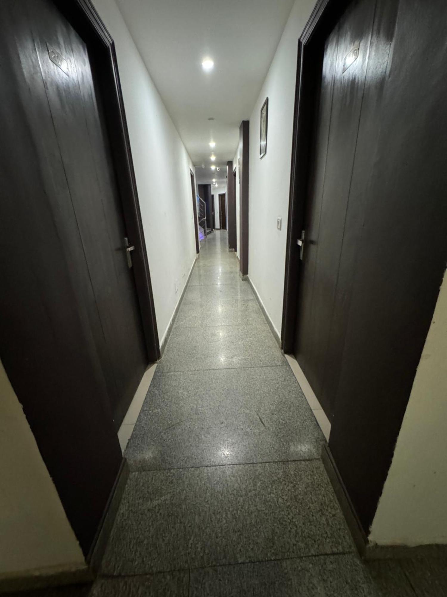 Airport Hotel Port View Nowe Delhi Zewnętrze zdjęcie