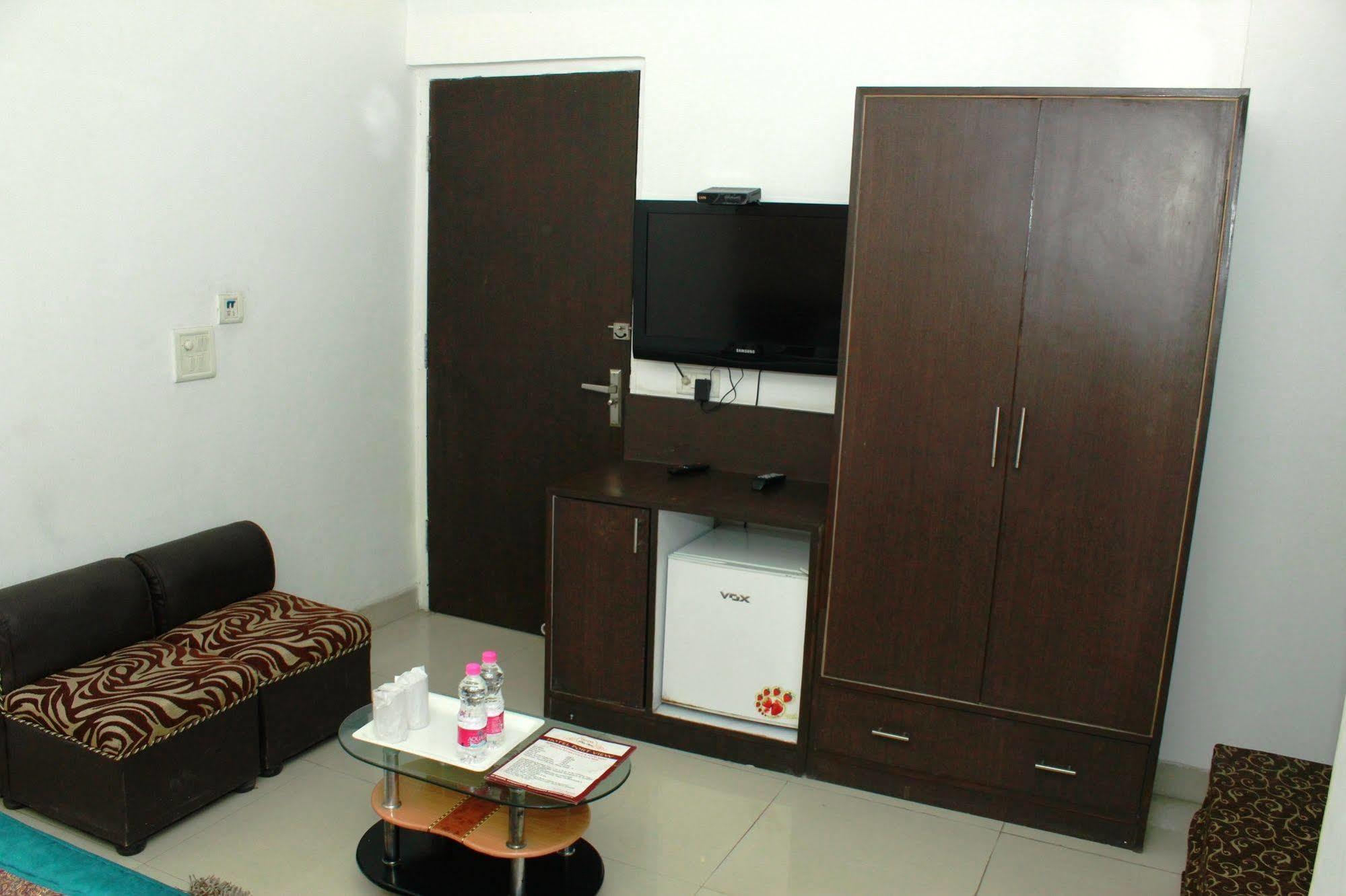 Airport Hotel Port View Nowe Delhi Zewnętrze zdjęcie