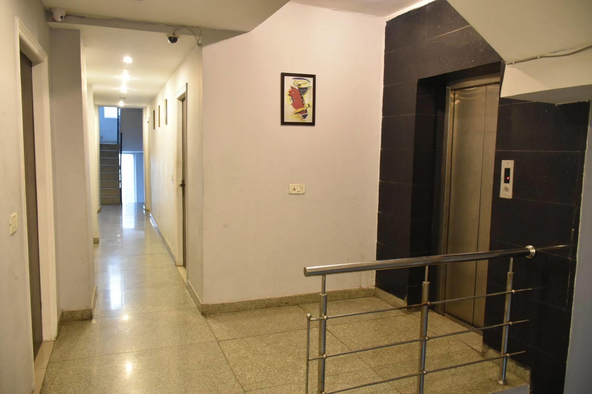Airport Hotel Port View Nowe Delhi Zewnętrze zdjęcie